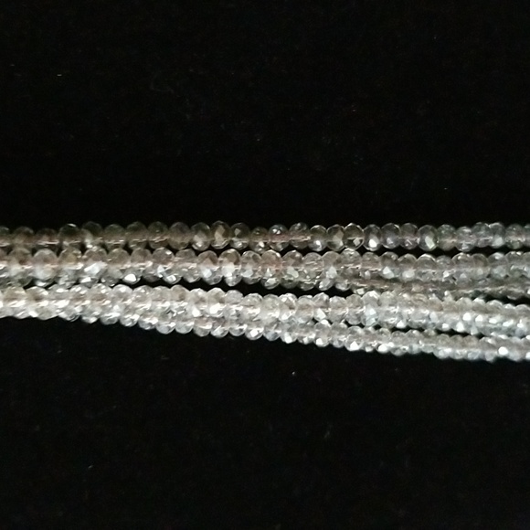 Light gray crystal necklace - Picture 2 of 6